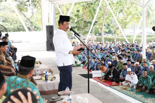 Apresiasi Peran Tokoh Agama, Wali Kota Batam Rudi Serahkan 4.500 Karung Beras Apresiasi Peran Tokoh Agama, Wali Kota Batam Rudi Serahkan 4.500 Karung Beras