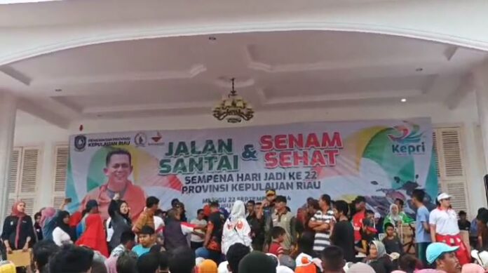Kemarahan Ribuan Warga Tanjungpinang di Acara HUT Kepri- Kupon Hadiah Tak Merata Kemarahan Ribuan Warga Tanjungpinang di Acara HUT Kepri: Kupon Hadiah Tak Merata
