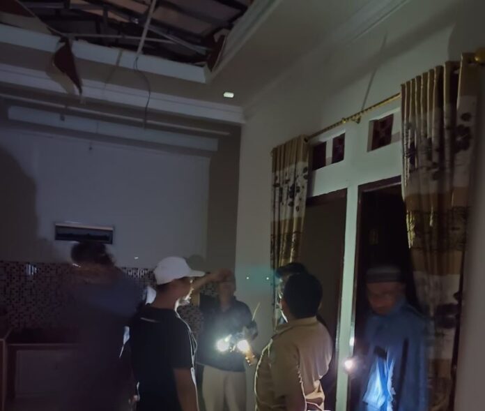Rudi Gerak Cepat Kerahkan OPD, Camat, dan Lurah untuk Bantu Warga Terdampak Badai Kammuri Rudi Gerak Cepat Kerahkan OPD, Camat, dan Lurah untuk Bantu Warga Terdampak Badai Kammuri