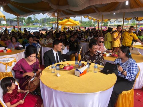 Ribuan Sahabat Walfen Padati Acara Syukuran Pelantikan Anggota Dewan Walfentus Sitindaon Ribuan Sahabat Walfen Padati Acara Syukuran Pelantikan Anggota Dewan Walfentus Sitindaon