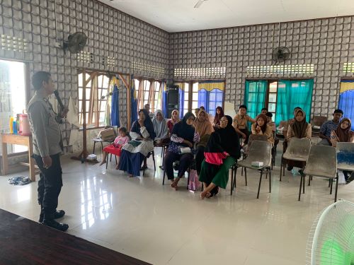 sosialisasi bahaya narkoba pada pelajar lanjut Aiptu Jefry dan Brigadir Sukoy Ingatkan Pelajar SMA 1 Lanjut Tentang Dampak Narkoba dan Kenakalan Remaja