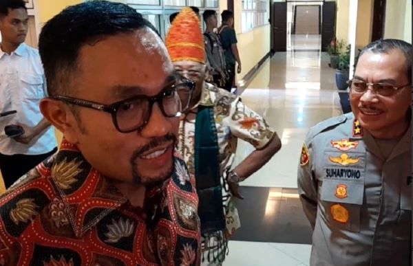 Ahmad Sahroni Desak Kapolda Sumbar Tutup Tambang Ilegal Usai Kasus Polisi Tembak Polisi Ahmad Sahroni Desak Kapolda Sumbar Tutup Tambang Ilegal Usai Kasus Polisi Tembak Polisi