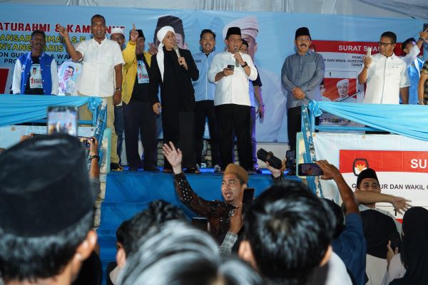 Ansar Ahmad Tegaskan Komitmen Bangun Lebih Banyak Rumah Suku Laut di Lingga Ansar Ahmad: Pembangunan Rumah Suku Laut Akan Terus Berlanjut di Lingga