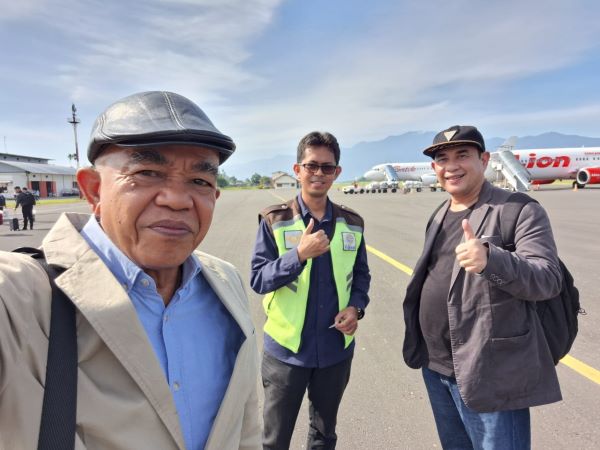 Berikan Pelatihan Wartawan Papua Barat, Ketum PWI Pusat Zulmansyah Sekedang Tiba di Manokwari Berikan Pelatihan Wartawan Papua Barat, Ketum PWI Pusat Zulmansyah Sekedang Tiba di Manokwari