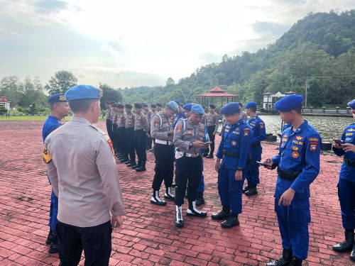 Polres Lingga Gelar Operasi Gaktibplin, Pastikan Anggota Bebas dari Judi Online Polres Lingga Gelar Operasi Gaktibplin, Pastikan Anggota Bebas dari Judi Online