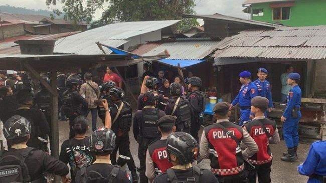 razia kampung narkoba pasar gaung-padang Polisi Gabungan Gerebek Kampung Narkoba di Padang, Tujuh Tersangka dan Puluhan Paket Sabu Diamankan