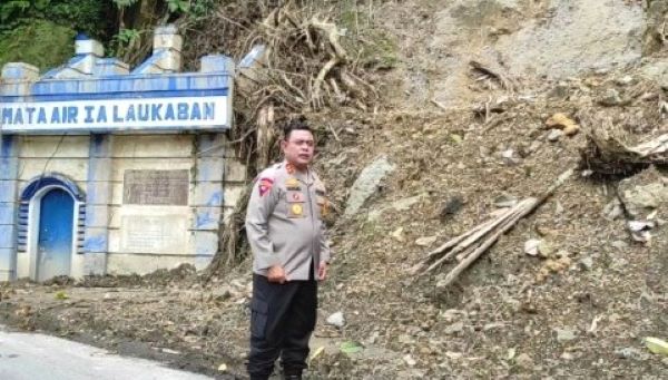 Kapolda Sumut Tinjau Titik Longsor di Jalur Medan-Tanah Karo, Pastikan Lalu Lintas Aman Saat Natal Kapolda Sumut Tinjau Titik Longsor di Jalur Medan-Tanah Karo, Pastikan Lalu Lintas Aman Saat Natal