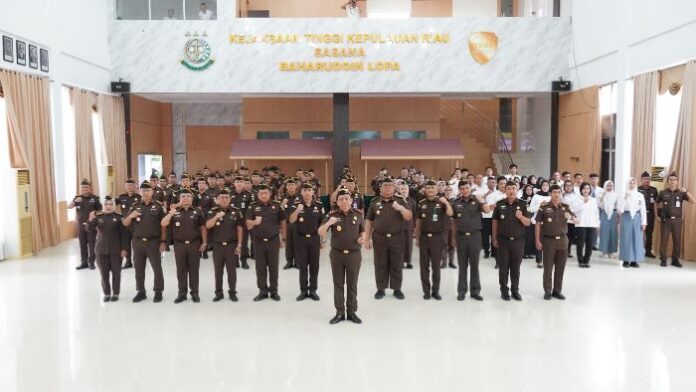 Kejati Kepri Gelar Upacara Peringatan Hari Anti Korupsi Sedunia 2024 Kejati Kepri Gelar Upacara Peringatan Hari Anti Korupsi Sedunia 2024