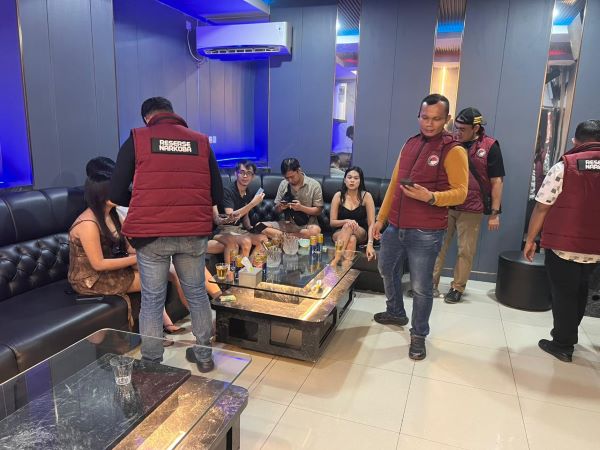 polda kepri rzaia gabungan di batam Operasi Pekat Seligi 2024: Tim Gabungan Razia Besar-Besaran di Batam, Temukan Sabu di Hotel Romance