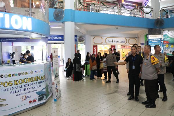 wakapolda kepri tinjau kesiapan mudik nataru 2024 Wakapolda Kepri Cek Kesiapan Pos Pam dan Pos Yan untuk Operasi Lilin Seligi 2024