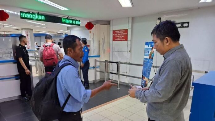 14 WNI Dicegat di Batam Saat Hendak Bekerja Secara Ilegal di Malaysia 14 WNI Dicegat di Batam Saat Hendak Bekerja Secara Ilegal di Malaysia
