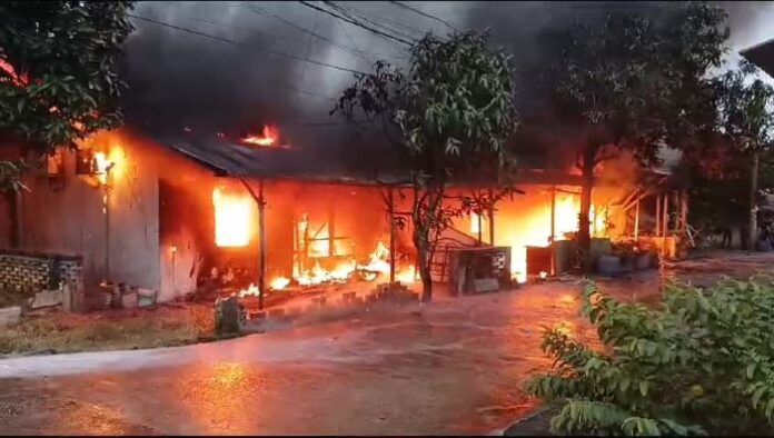 Empat Rumah Dinas di Asrama Polisi Baloi Batam Terbakar, Dugaan Korsleting Listrik