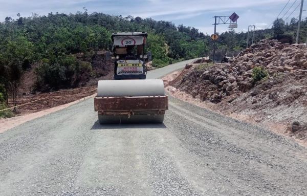 Perbaikan Rampung, Jalur Lintas Riau-Sumbar di Kampar Tak Lagi Gunakan Sistem Buka Tutup (2) Perbaikan Rampung, Jalur Lintas Riau-Sumbar di Kampar Tak Lagi Gunakan Sistem Buka Tutup
