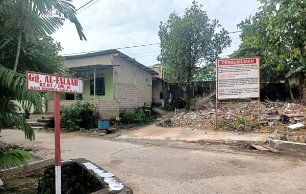 rw 16 tembesi tower sebelum dihancurkan Empat Tahun Negosiasi, PT TPM Tuntaskan Penertiban Tembesi Tower dengan Pendekatan Kekeluargaan