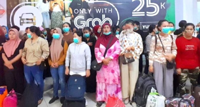 BP3MI Kepri Pulangkan 83 PMI Non-Prosedural, Termasuk Lansia dan Anak Kecil