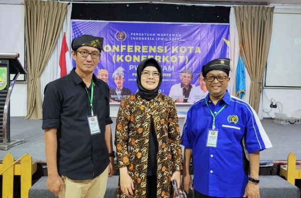HIPMI Kepri Dukung PWI Batam- Sari Dewi Mulyawati Apresiasi Peran Wartawan (2) HIPMI Kepri Dukung PWI Batam: Sari Dewi Mulyawati Apresiasi Peran Wartawan