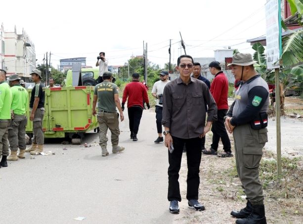 Penanganan Sampah dan Baliho Jadi Perhatian Khusus Wali Kota Batam (2) Penanganan Sampah dan Baliho Jadi Perhatian Khusus Wali Kota Batam
