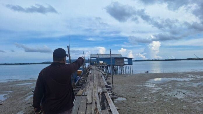 Kapal Kargo Nyaris Tabrak Bengkel Kapal di Sei Enam Bintan, Dihantam Angin Kencang