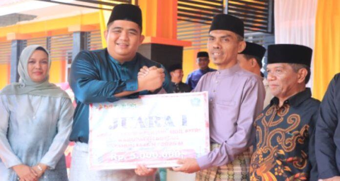 Masjid Fastabiqul Khairat Juara Lomba Pawai Takbir Idulfitri 1446 H di Bintan (2) Masjid Fastabiqul Khairat Juara Lomba Pawai Takbir Idulfitri 1446 H di Bintan