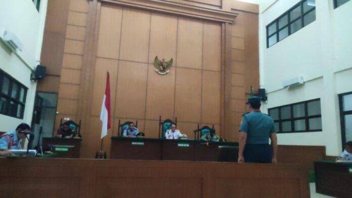 Terbukti Menipu Warga Batam Rp 15 Miliar, Kolonel TNI AL Agus Surya Dharmawan Dipecat dan Dipenjara (2) Terbukti Menipu Warga Batam Rp 15 Miliar, Kolonel TNI AL Agus Surya Dharmawan Dipecat dan Dipenjara