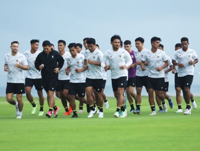 23 Pemain Sudah di Bali! Timnas Indonesia Siap Tempur demi Tiket Piala Dunia 2026, Siapa Saja yang Masih Ditunggu (2) 23 Pemain Sudah di Bali! Timnas Indonesia Siap Tempur demi Tiket Piala Dunia 2026, Siapa Saja yang Masih Ditunggu?