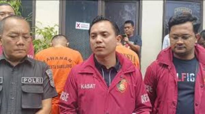 Digerebek Tanpa Busana! Polisi Bongkar Prostitusi Online di Batam, Ada Grup WhatsApp Pakai Kode ‘CD 3’