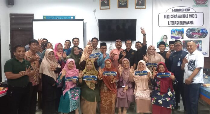 Oknum Wartawan Bikin Resah, MKKS Wilayah III Batam Gandeng PWI Batam Lawan dengan Literasi (2) Oknum Wartawan Bikin Resah, MKKS Wilayah III Batam Gandeng PWI Batam Lawan dengan Literasi