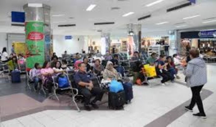 Pekerja Migran Ilegal Gagal Berangkat ke Kamboja, Fasilitator Ditangkap di Pelabuhan Batam Center Pekerja Migran Ilegal Gagal Berangkat ke Kamboja, Fasilitator Ditangkap di Pelabuhan Batam Center