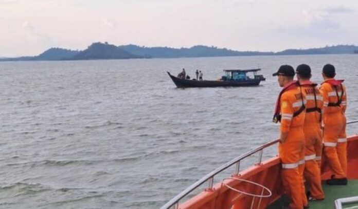 Tangis Pecah di Batam! Tiga Pemain Bola Ditemukan Tewas Usai Kapal Tenggelam di Selat Nenek