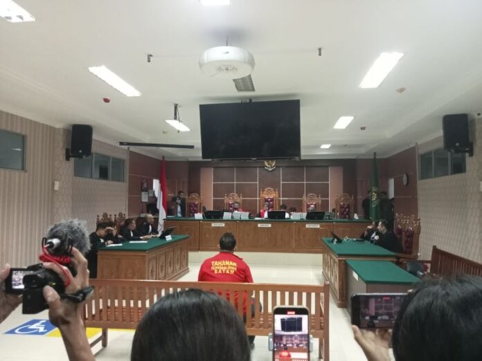 Tangis di Ruang Sidang! Mantan Kasat Narkoba Barelang Divonis Seumur Hidup, Sempat Dituntut Mati