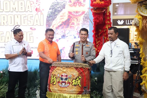 festival barongsai polda kepri Gasing Berputar, Barongsai Melompat! Polda Kepri Sulap Mega Mall Jadi Panggung Budaya Jelang Hari Bhayangkara ke-79