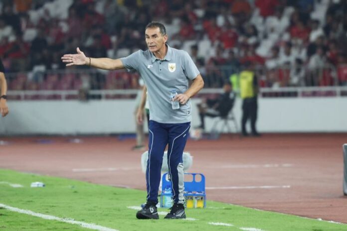 Kritik Pedas soal Passing ke Belakang! Ini Jawaban Gerald Vanenburg Usai Timnas U-23 Indonesia Kalah di Final AFF Kritik Pedas soal Passing ke Belakang! Ini Jawaban Gerald Vanenburg Usai Timnas U-23 Indonesia Kalah di Final AFF