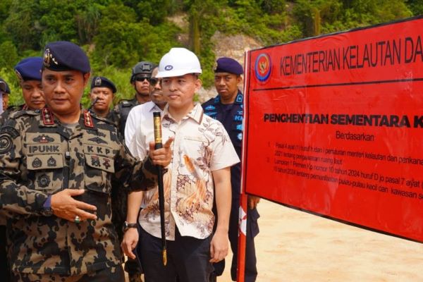 Proyek Hotel Mewah di Pulau Dekat Singapura Disegel! Ini Alasan KKP Hentikan Reklamasi Pulau Kapal Besar & Kecil Batam! Proyek Hotel Mewah di Pulau Dekat Singapura Disegel! Ini Alasan KKP Hentikan Reklamasi Pulau Kapal Besar & Kecil Batam!