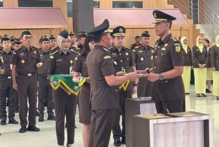 Selamat Datang Kajari Baru! Wayan Wiradarma Siap Bawa Energi Baru ke Batam Selamat Datang Kajari Baru! Wayan Wiradarma Siap Bawa Energi Baru ke Batam