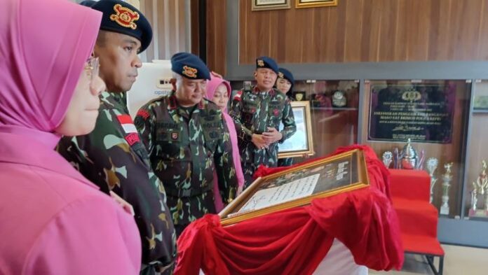 Tangis Haru Warnai Serah Terima Dansat Brimob Polda Kepri! Kombes Arief Doddy Gantikan Kombes Faishal Aris Tangis Haru Warnai Serah Terima Dansat Brimob Polda Kepri! Kombes Arief Doddy Gantikan Kombes Faishal Aris