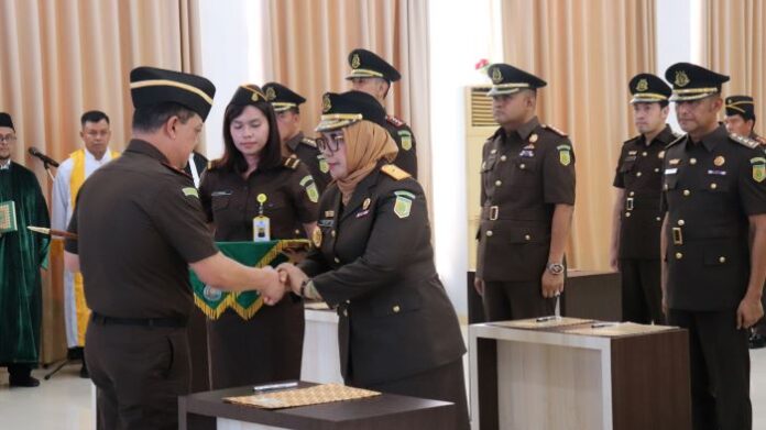 kajti kepri melantik wakajati kepri yang baru Kajati Kepri Lantik Pejabat Baru, Soroti Penegakan Hukum dan Integritas Aparatur
