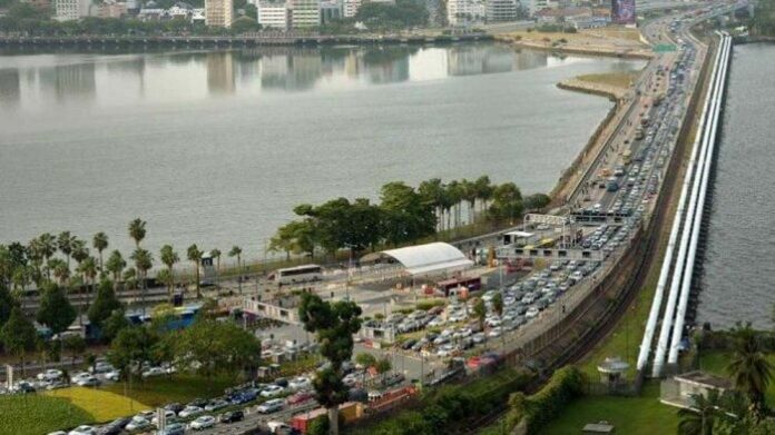 Awas! Warga Batam ke Singapura Akhir Pekan Ini Siap-Siap Macet 3 Jam di Perbatasan (2) Awas! Warga Batam ke Singapura Akhir Pekan Ini Siap-Siap Macet 3 Jam di Perbatasan