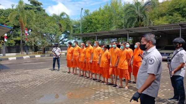 BNNP Kepri Bakar Ribuan Gram Sabu dan Ribuan Ekstasi! Ada WNA Malaysia Terlibat Jaringan Narkoba! (2) BNNP Kepri Bakar Ribuan Gram Sabu dan Ribuan Ekstasi! Ada WNA Malaysia Terlibat Jaringan Narkoba!