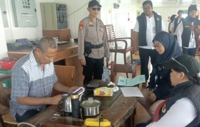 Geger di Laut Batam! Satpolairud & Imigrasi Grebek Kapal Asing, Begini Hasilnya… (2) Geger di Laut Batam! Satpolairud & Imigrasi Grebek Kapal Asing, Begini Hasilnya…