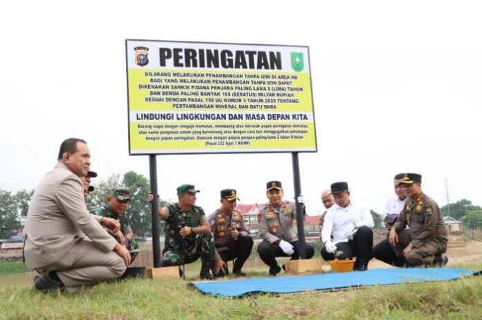 Kapolda Riau Warning Keras Penambang Liar- Tunggu Penataan WPR, Jangan Rusak Alam! (2) Kapolda Riau Warning Keras Penambang Liar: Tunggu Penataan WPR, Jangan Rusak Alam!