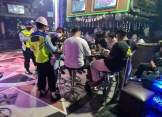 Razia Malam Satpom Lanud Hang Nadim Guncang Batam! THM & Gelper Disisir, 1 Pengunjung Diamankan Tanpa Identitas Razia Malam Satpom Lanud Hang Nadim Guncang Batam! THM & Gelper Disisir, 1 Pengunjung Diamankan Tanpa Identitas