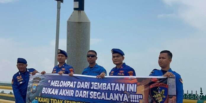 Satpolairud Barelang Turun ke Pesisir Batam, Cegah Bunuh Diri dengan Edukasi Kesehatan Mental! Satpolairud Barelang Turun ke Pesisir Batam, Cegah Bunuh Diri dengan Edukasi Kesehatan Mental!