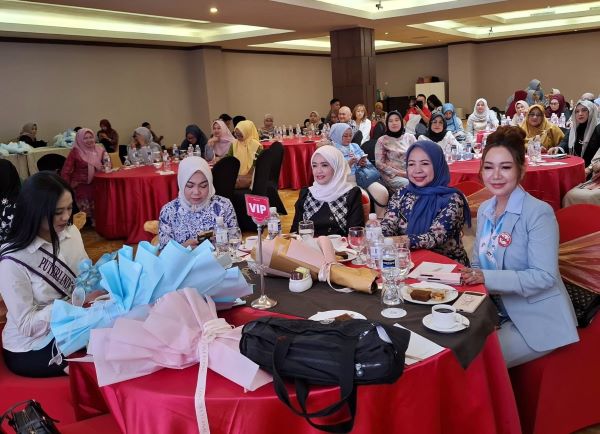 WITT Kepri Dapat Apresiasi Istri Wagub Kepri atas Konsistensi Kampanye Hidup Sehat Bebas Asap Rokok (2) WITT Kepri Dapat Apresiasi Istri Wagub Kepri atas Konsistensi Kampanye Hidup Sehat Bebas Asap Rokok