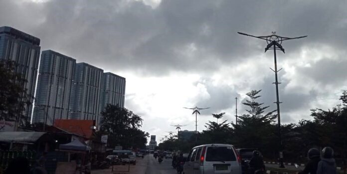Waspada! BMKG Prediksi Hujan Ringan di Kepri Sabtu Ini, Cuaca Bisa Berubah Mendadak!
