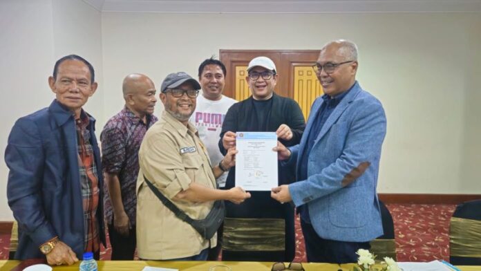 ketua pwi kepri beri surat dukungan kepada akmad munir Jelang Kongres PWI 2025 di Cikarang, 20 Provinsi Kompak Dukung Cak Munir